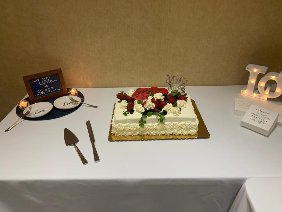 Radisson Hotel Detroit-Farmington Hills Ngoại thất bức ảnh