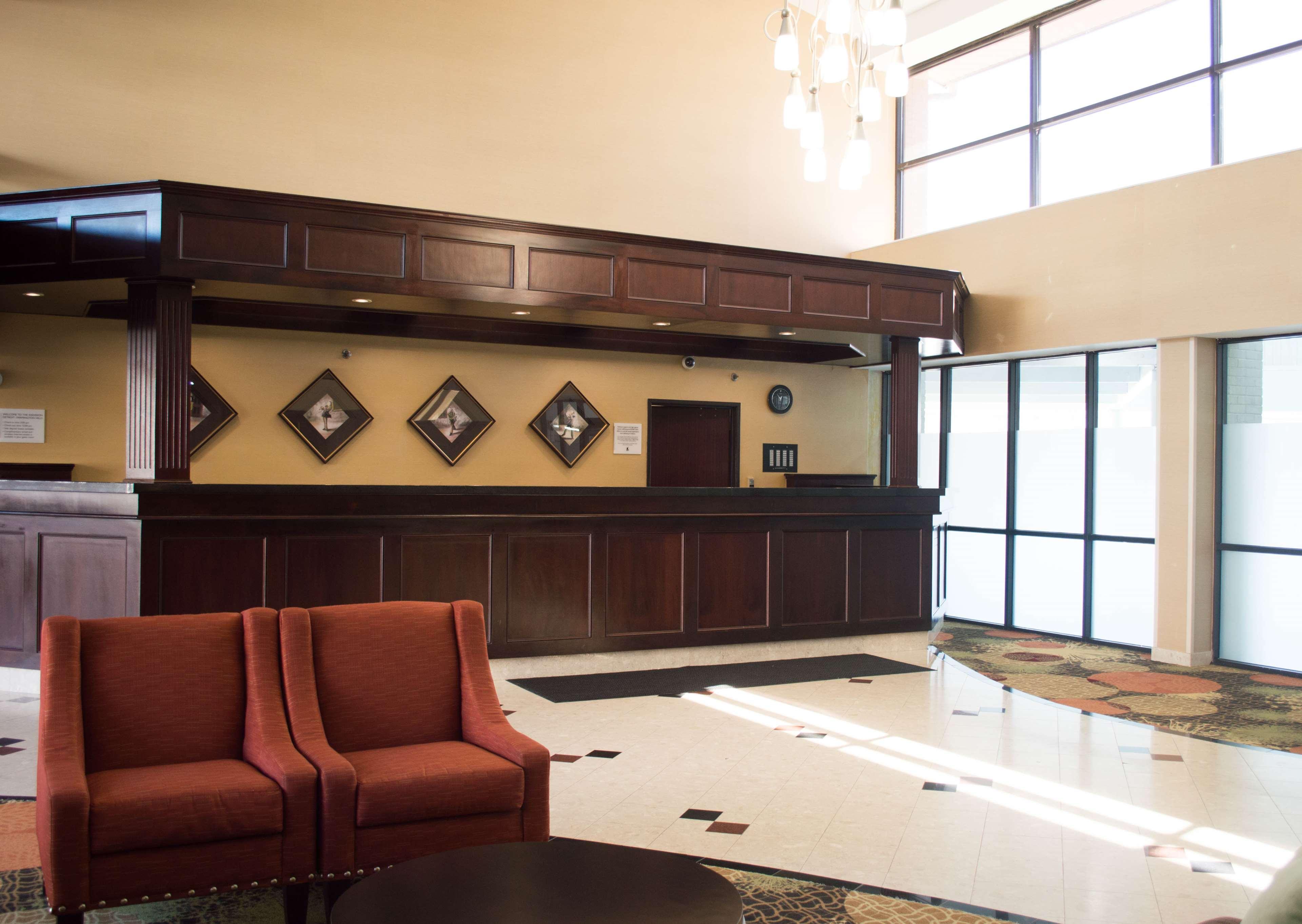 Radisson Hotel Detroit-Farmington Hills Ngoại thất bức ảnh