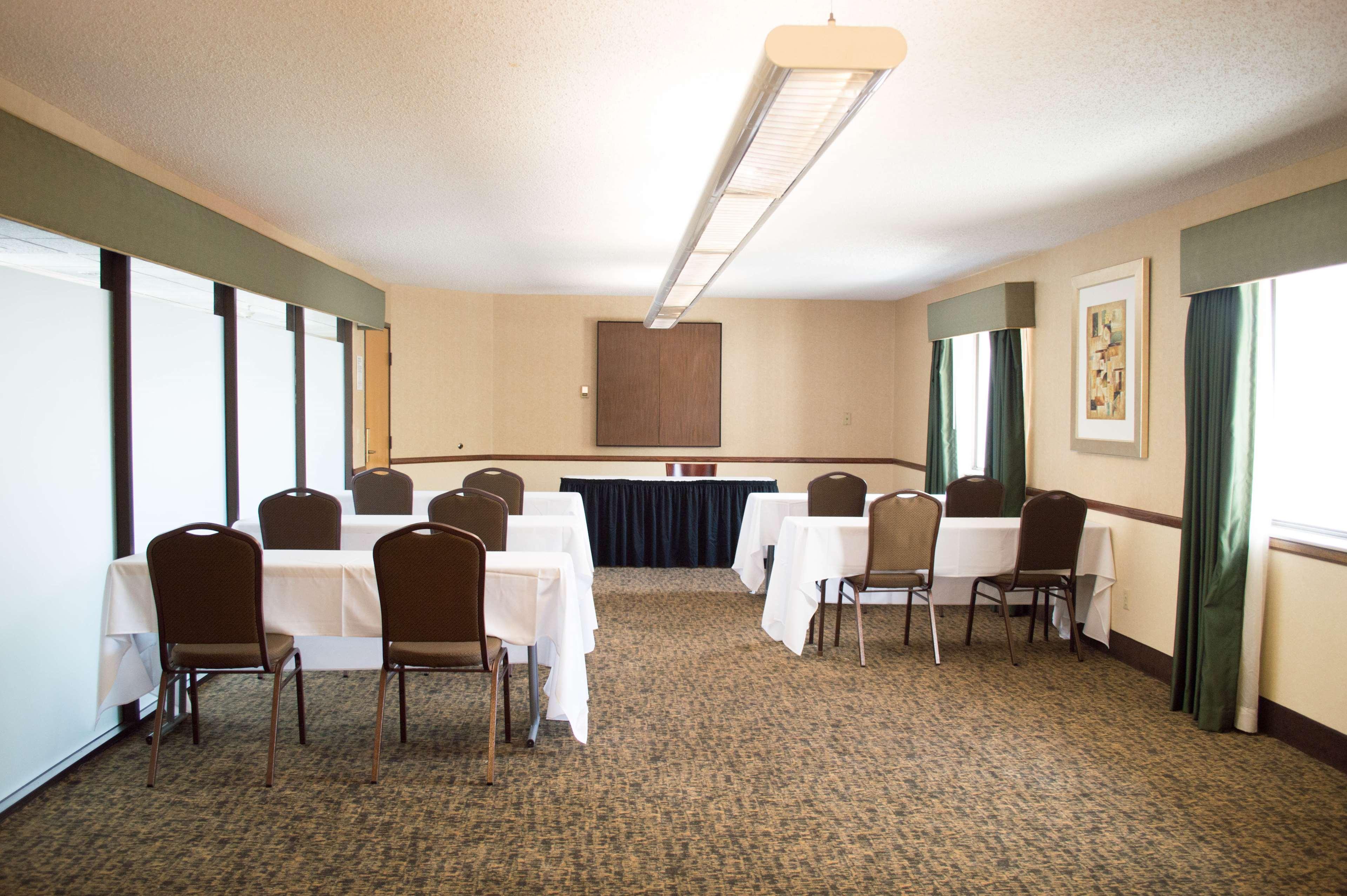 Radisson Hotel Detroit-Farmington Hills Ngoại thất bức ảnh
