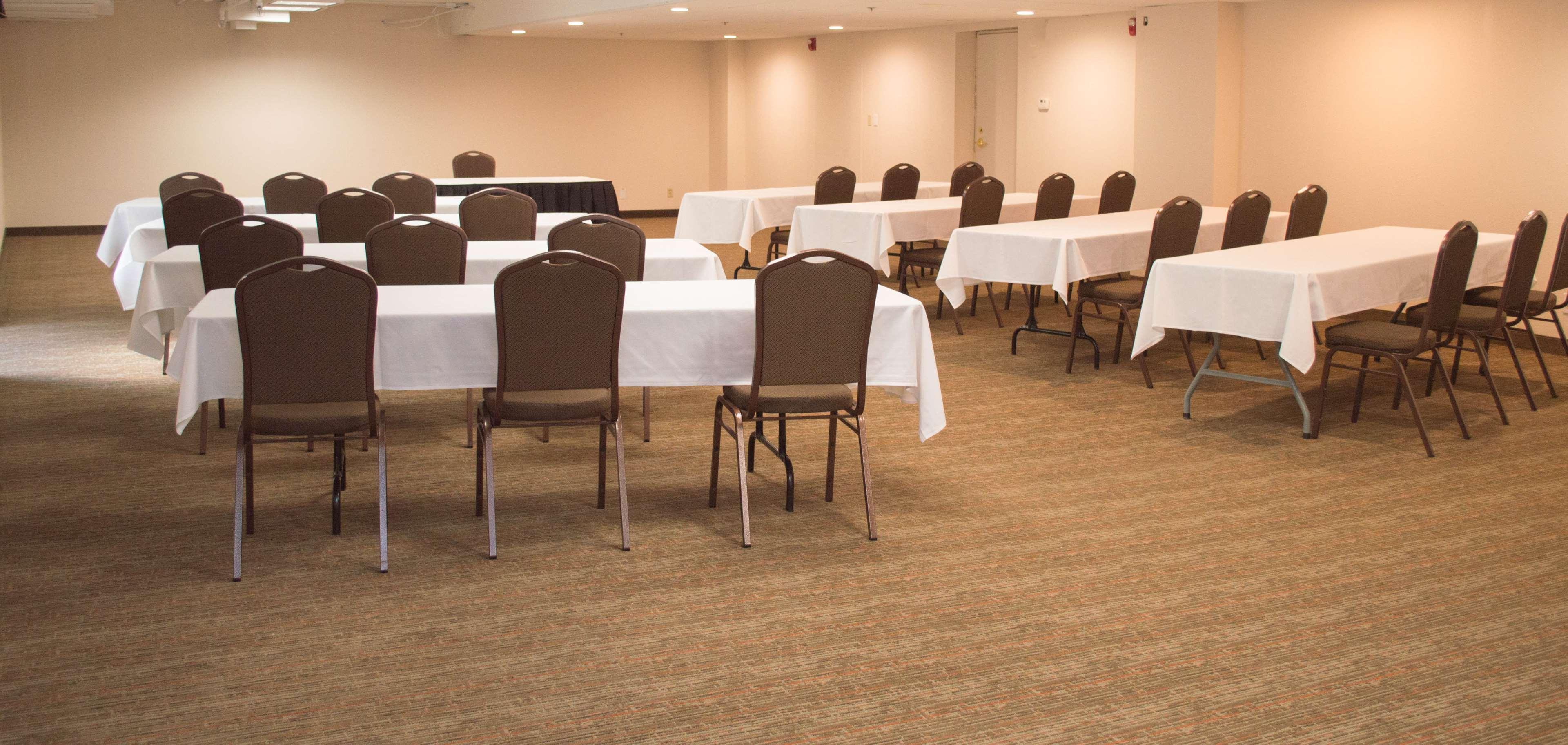 Radisson Hotel Detroit-Farmington Hills Ngoại thất bức ảnh