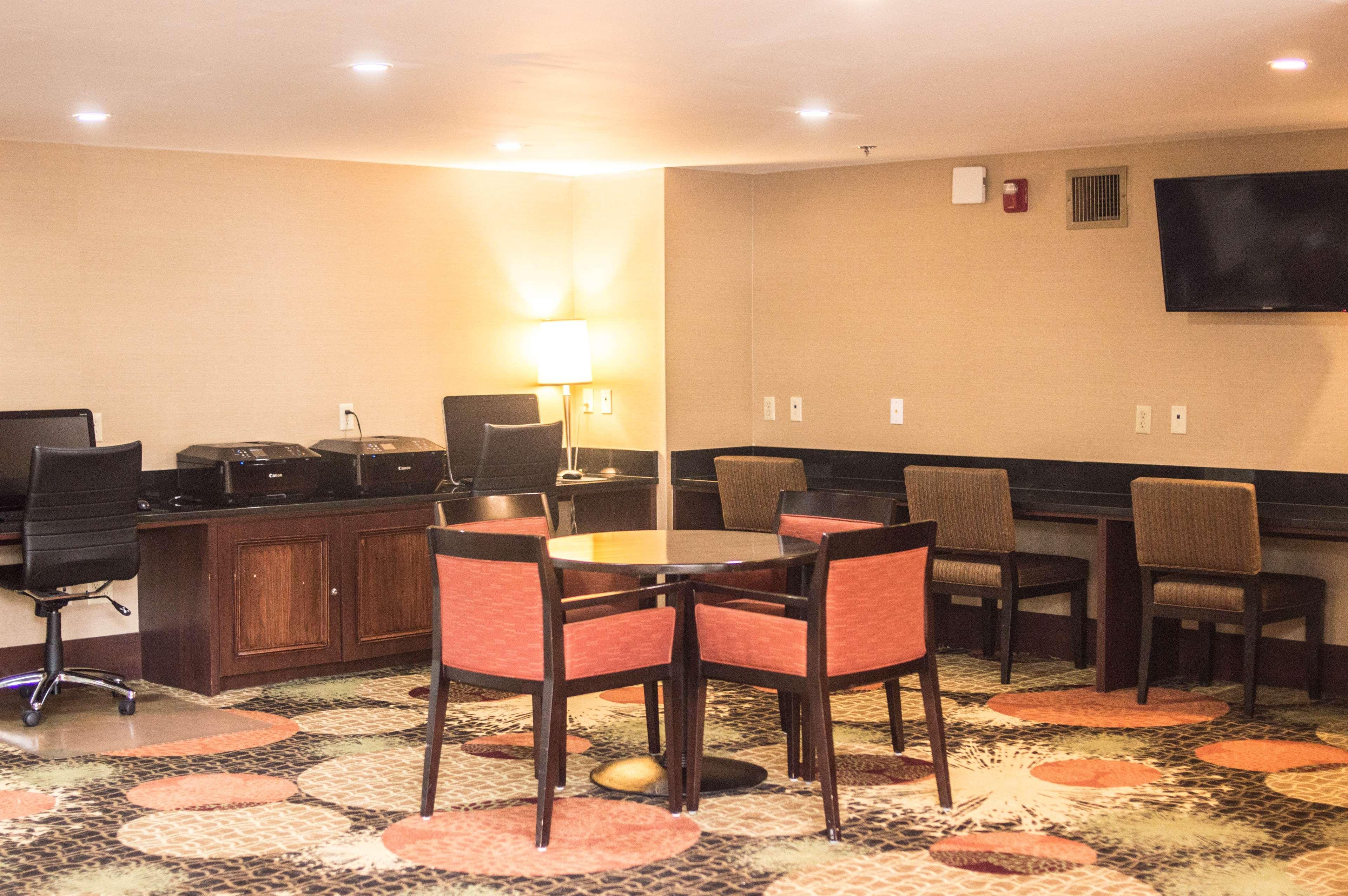 Radisson Hotel Detroit-Farmington Hills Ngoại thất bức ảnh