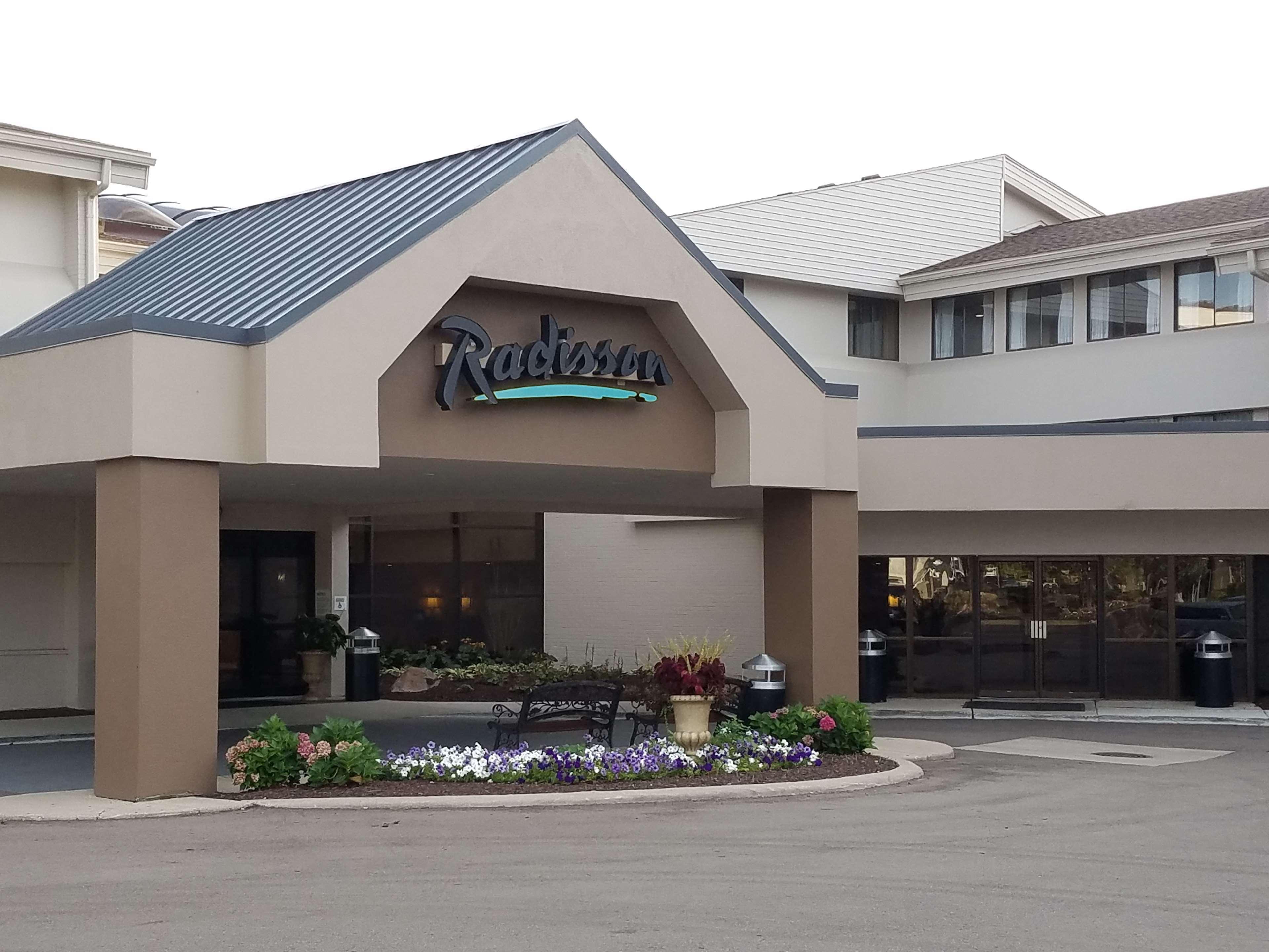 Radisson Hotel Detroit-Farmington Hills Ngoại thất bức ảnh