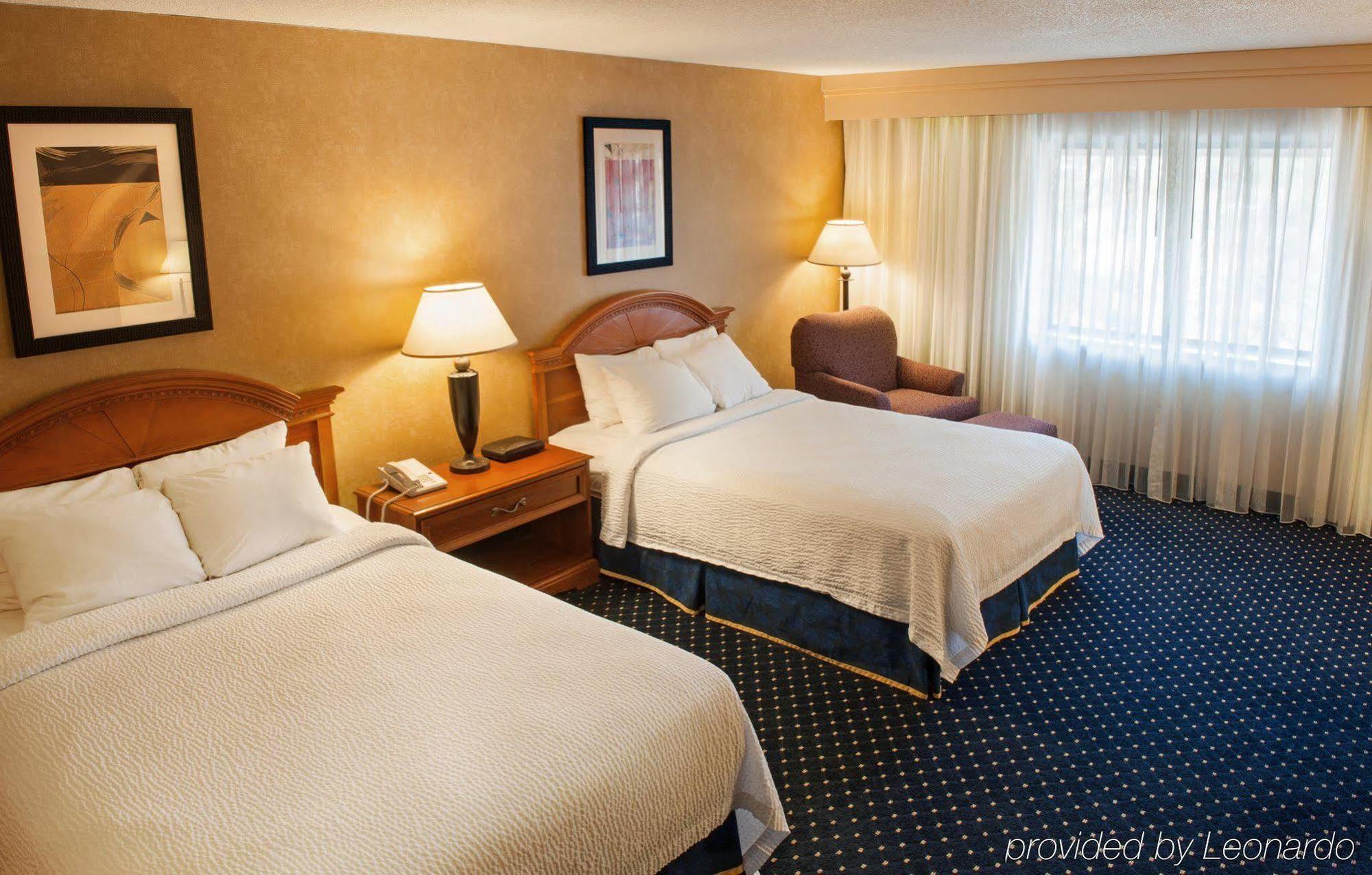Radisson Hotel Detroit-Farmington Hills Ngoại thất bức ảnh