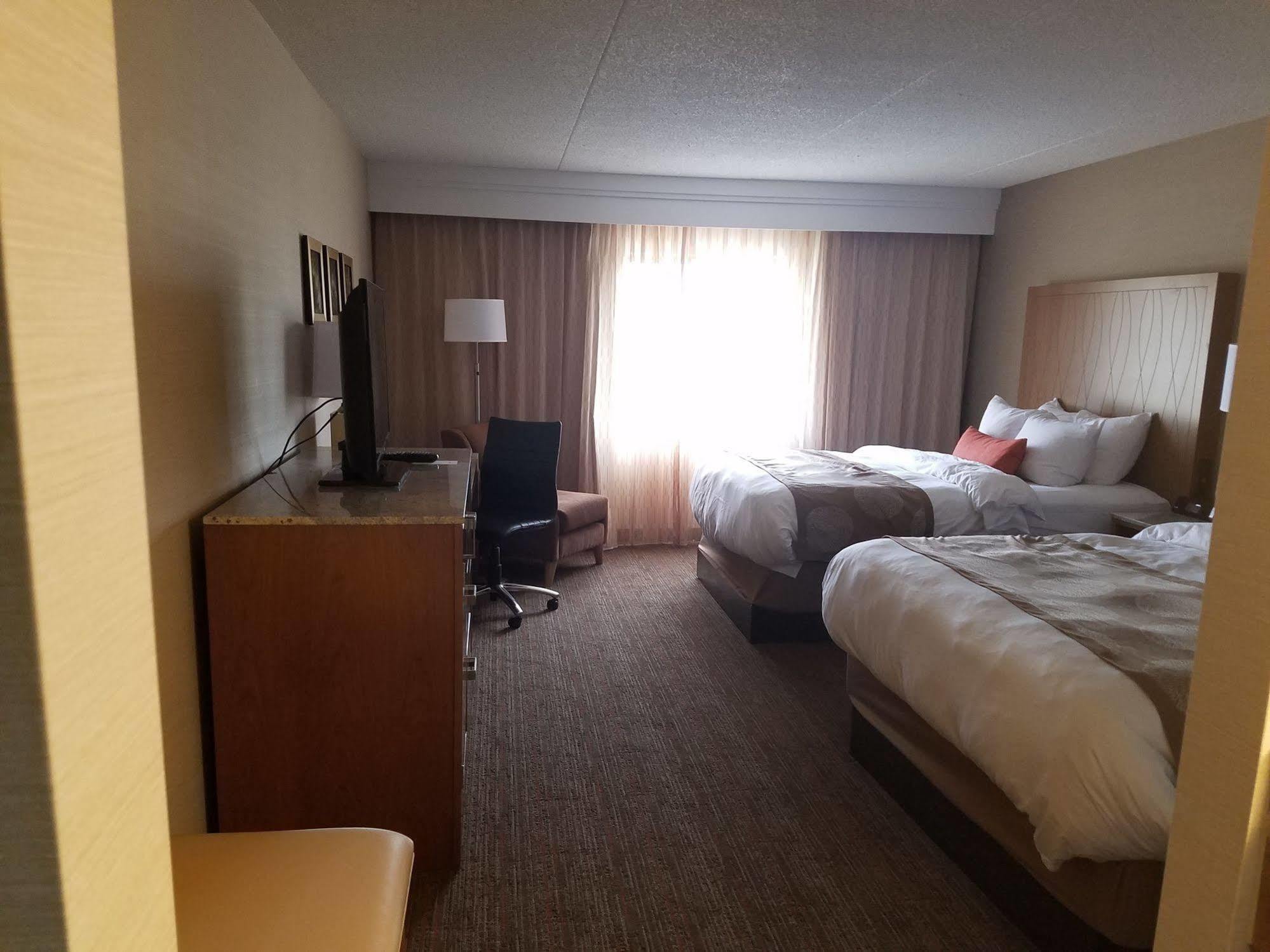 Radisson Hotel Detroit-Farmington Hills Ngoại thất bức ảnh