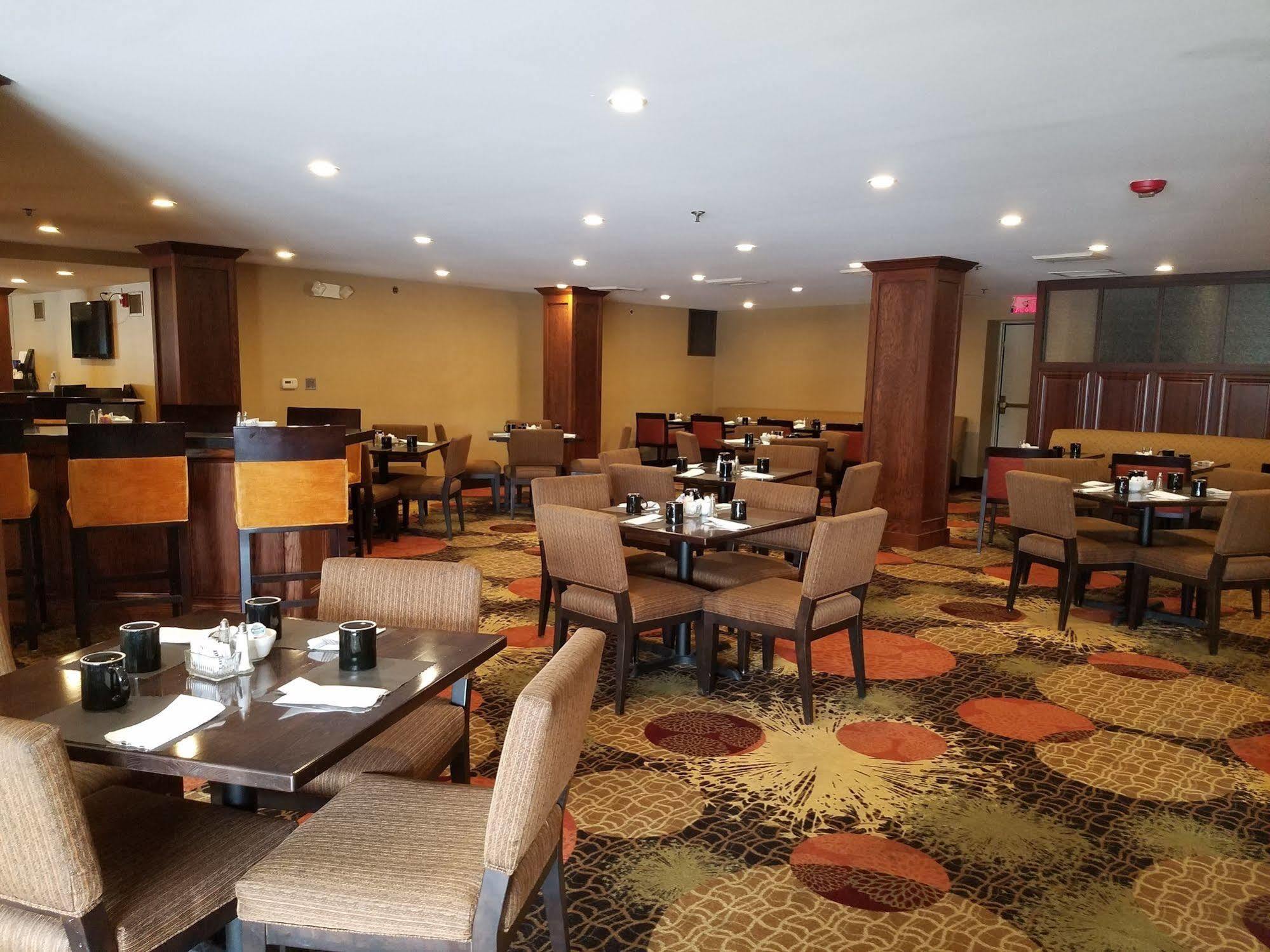 Radisson Hotel Detroit-Farmington Hills Ngoại thất bức ảnh
