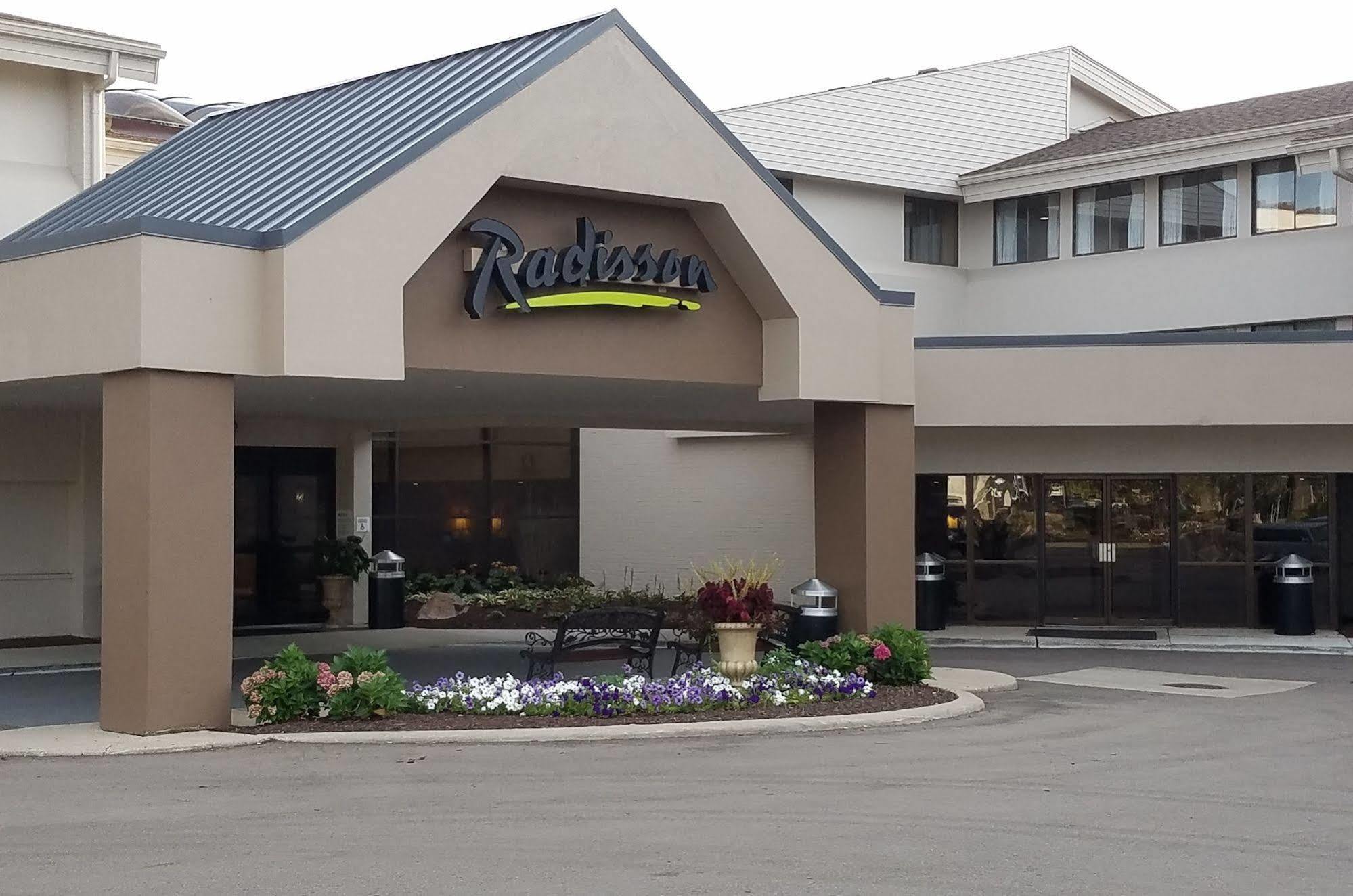 Radisson Hotel Detroit-Farmington Hills Ngoại thất bức ảnh