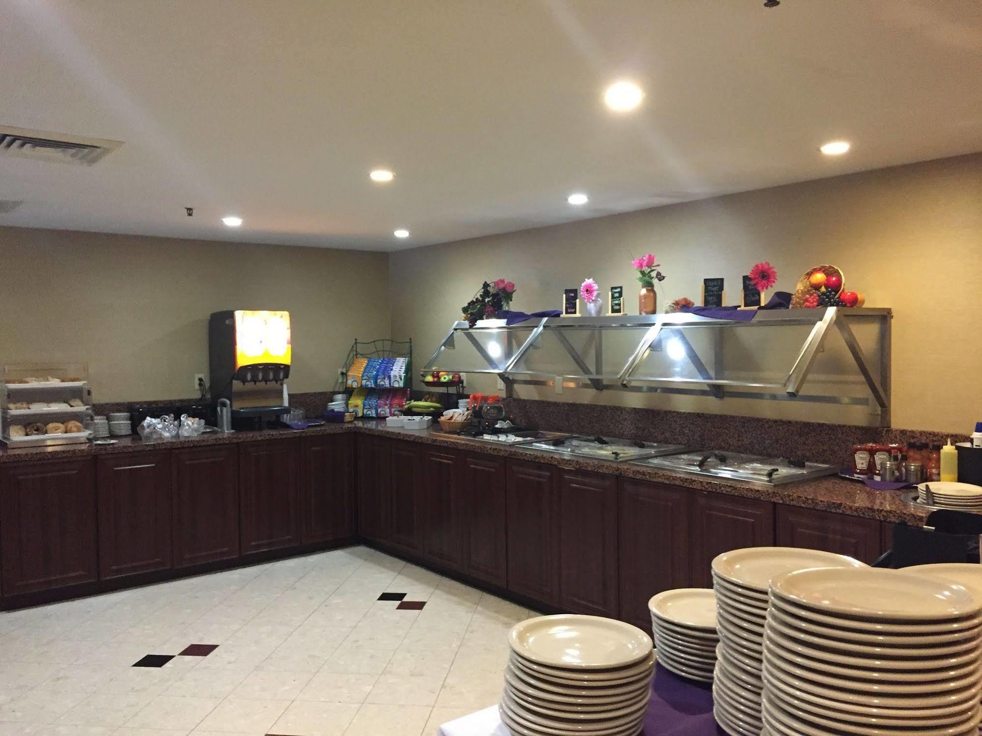 Radisson Hotel Detroit-Farmington Hills Ngoại thất bức ảnh