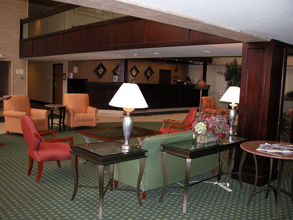 Radisson Hotel Detroit-Farmington Hills Ngoại thất bức ảnh